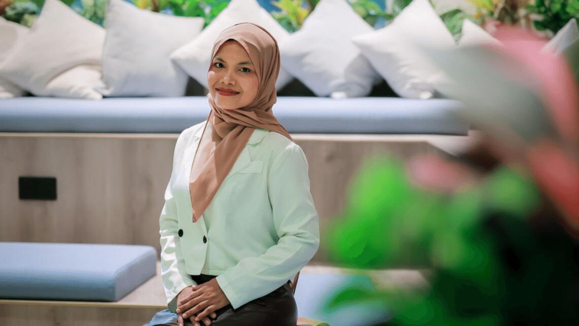 We can rewrite our stories: Indonesian maid who earned online degree while working in Singapore - The Straits TimesRead more